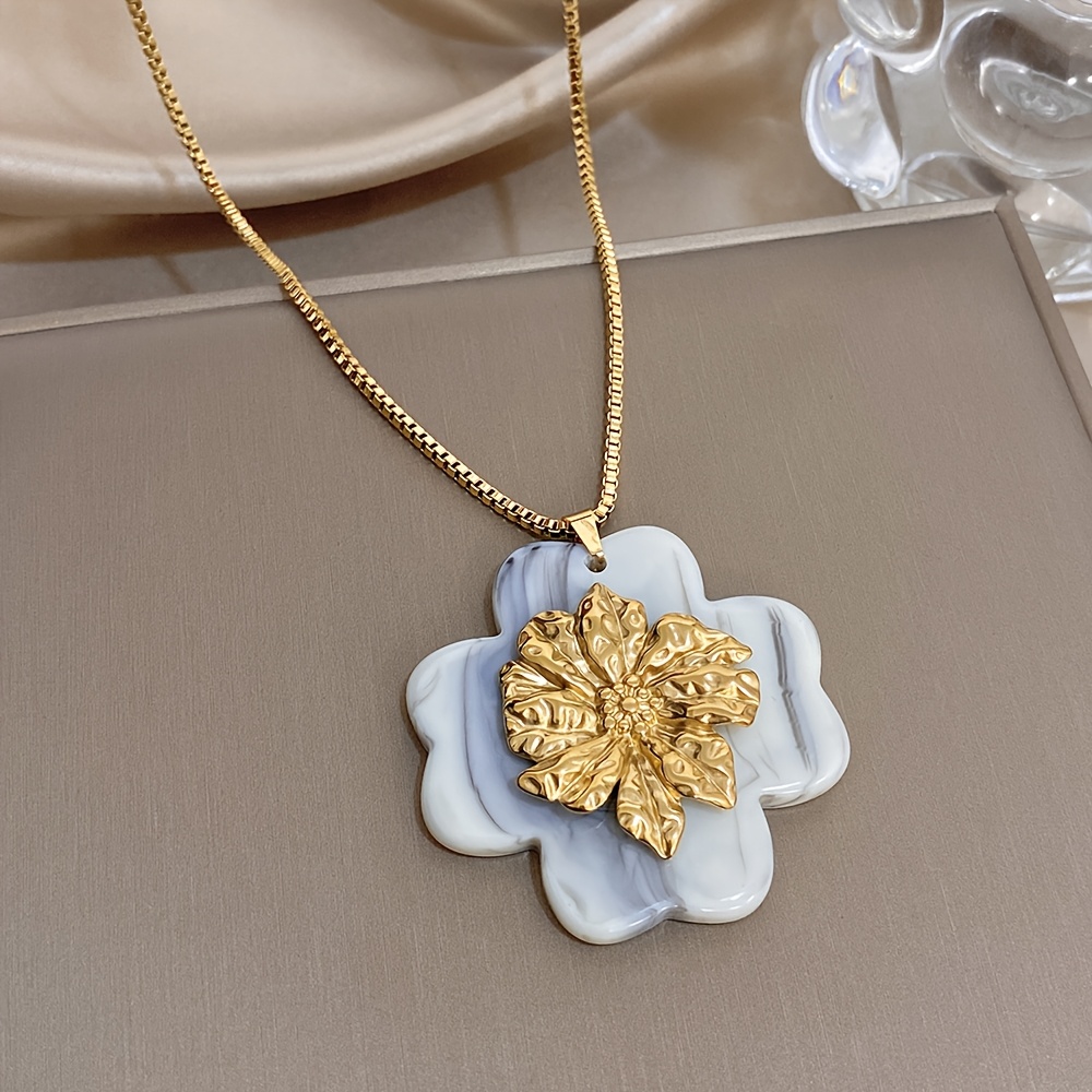 Golden Marble-Patterned Relief Flower Pendant Necklace, Unisex Gift